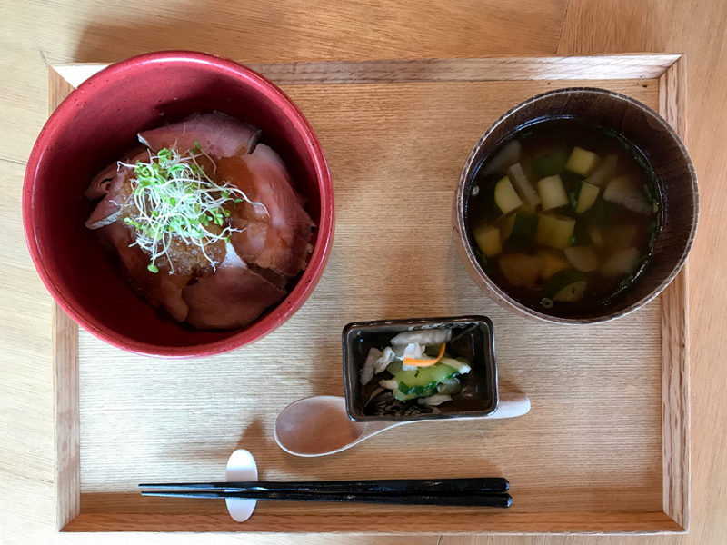 妻有（つまり）ポークのやわらかロースト丼